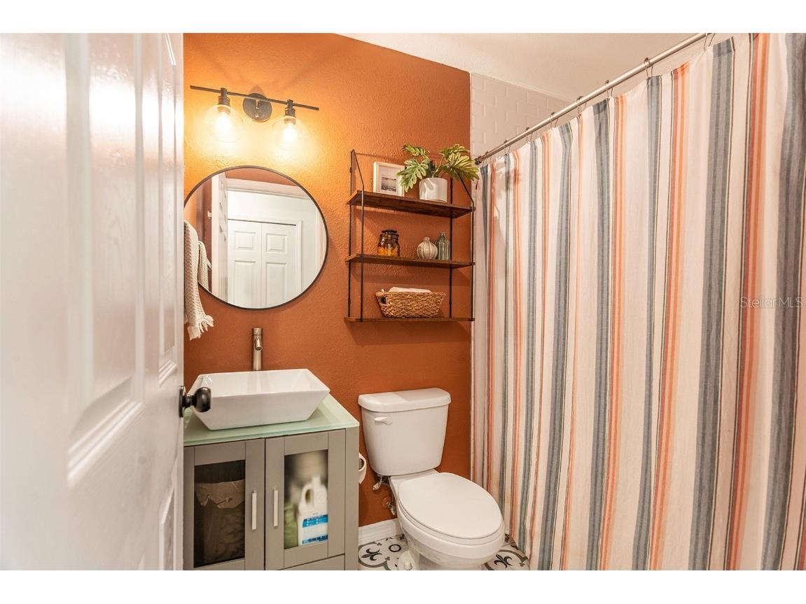 2017 E Henry Avenue Tampa FL 33610 TB8430296 image15