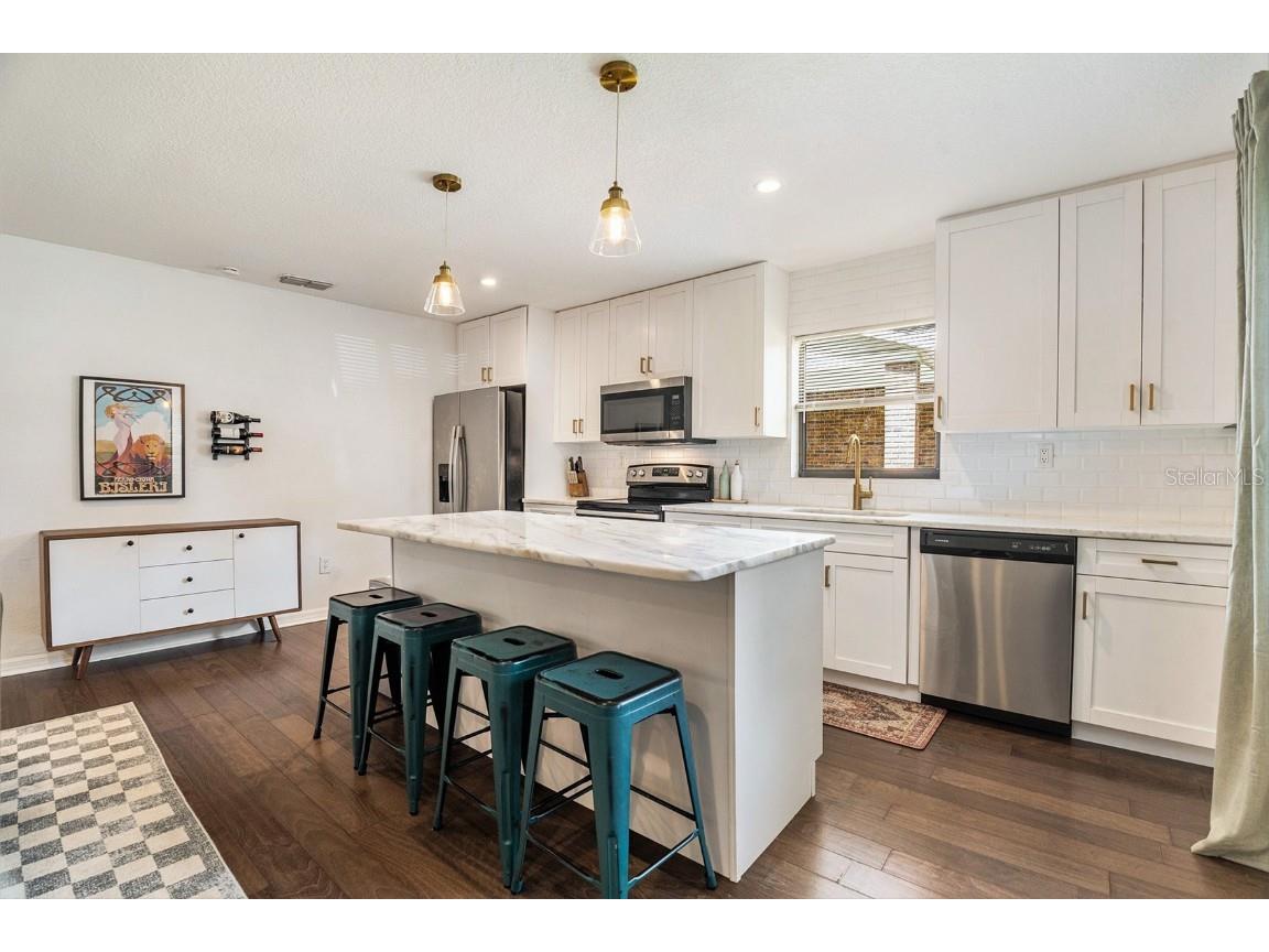 2017 E Henry Avenue Tampa FL 33610 TB8430296 image3