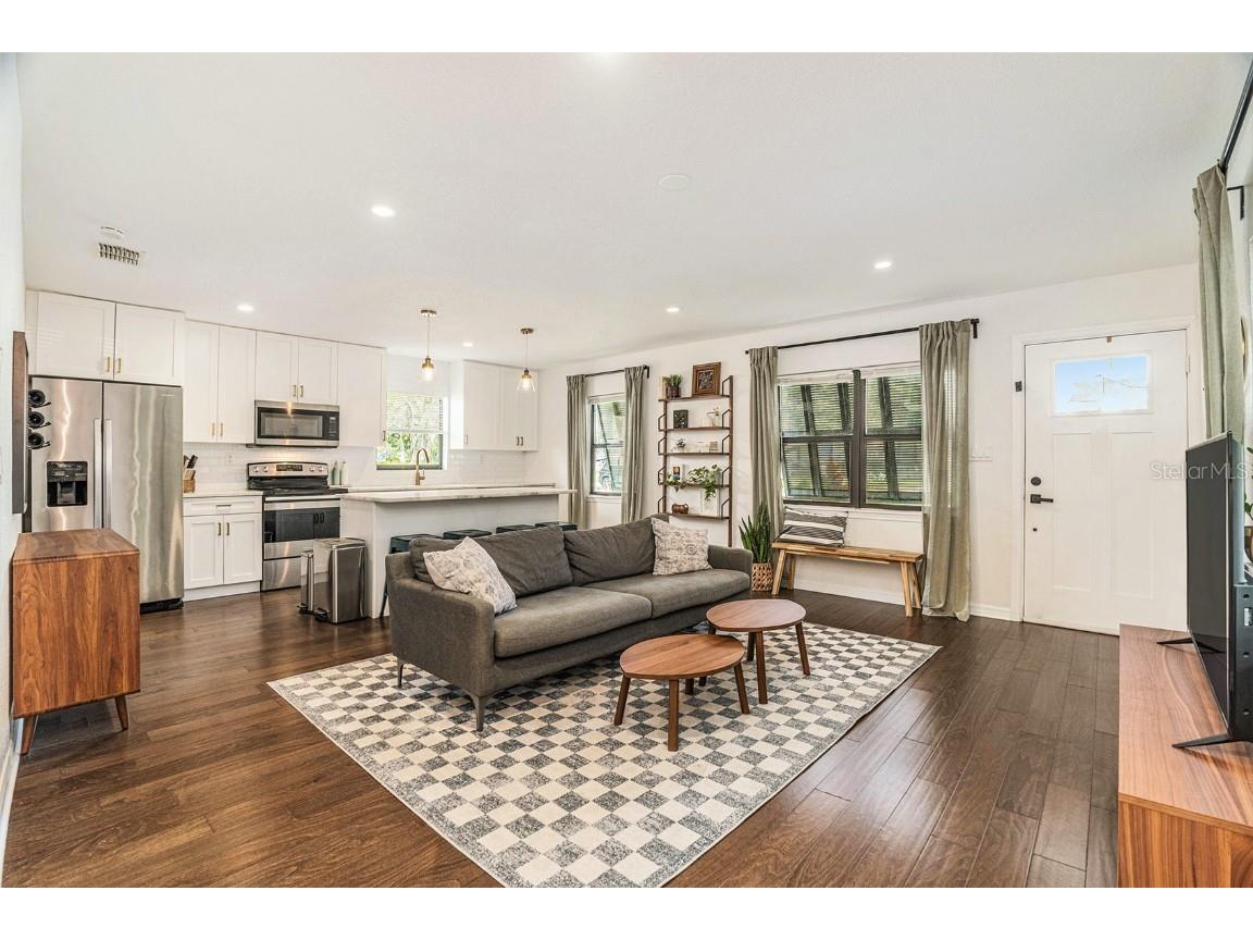 2017 E Henry Avenue Tampa FL 33610 TB8430296 image5