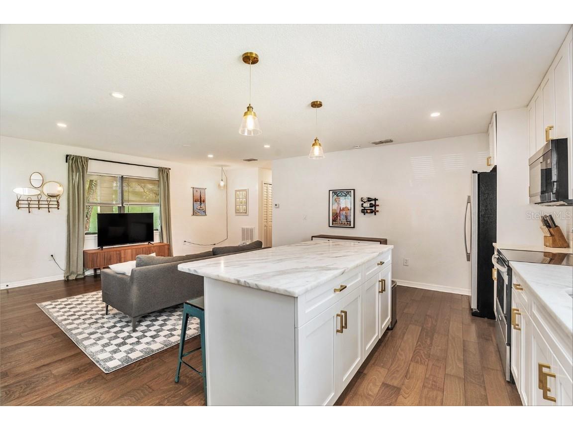 2017 E Henry Avenue Tampa FL 33610 TB8430296 image8