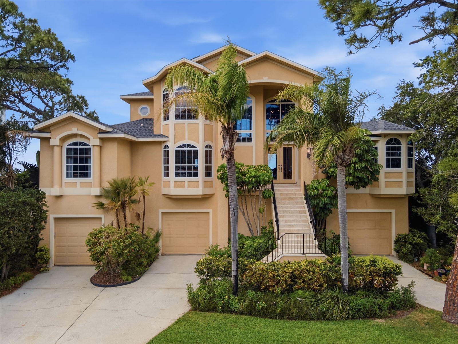 2017 Harbour Watch Circle Tarpon Springs FL 34689 W7884748 image1