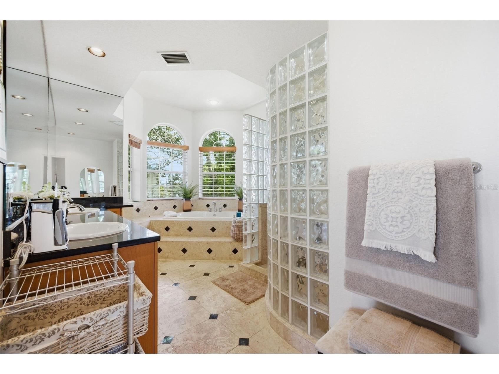 2017 Harbour Watch Circle Tarpon Springs FL 34689 W7884748 image32