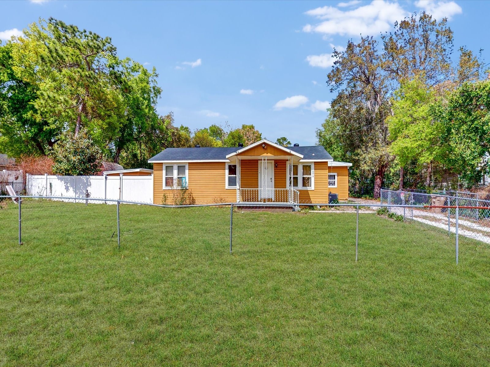 2017 Miller Boulevard Fruitland Park FL 34731 S5146285 image1