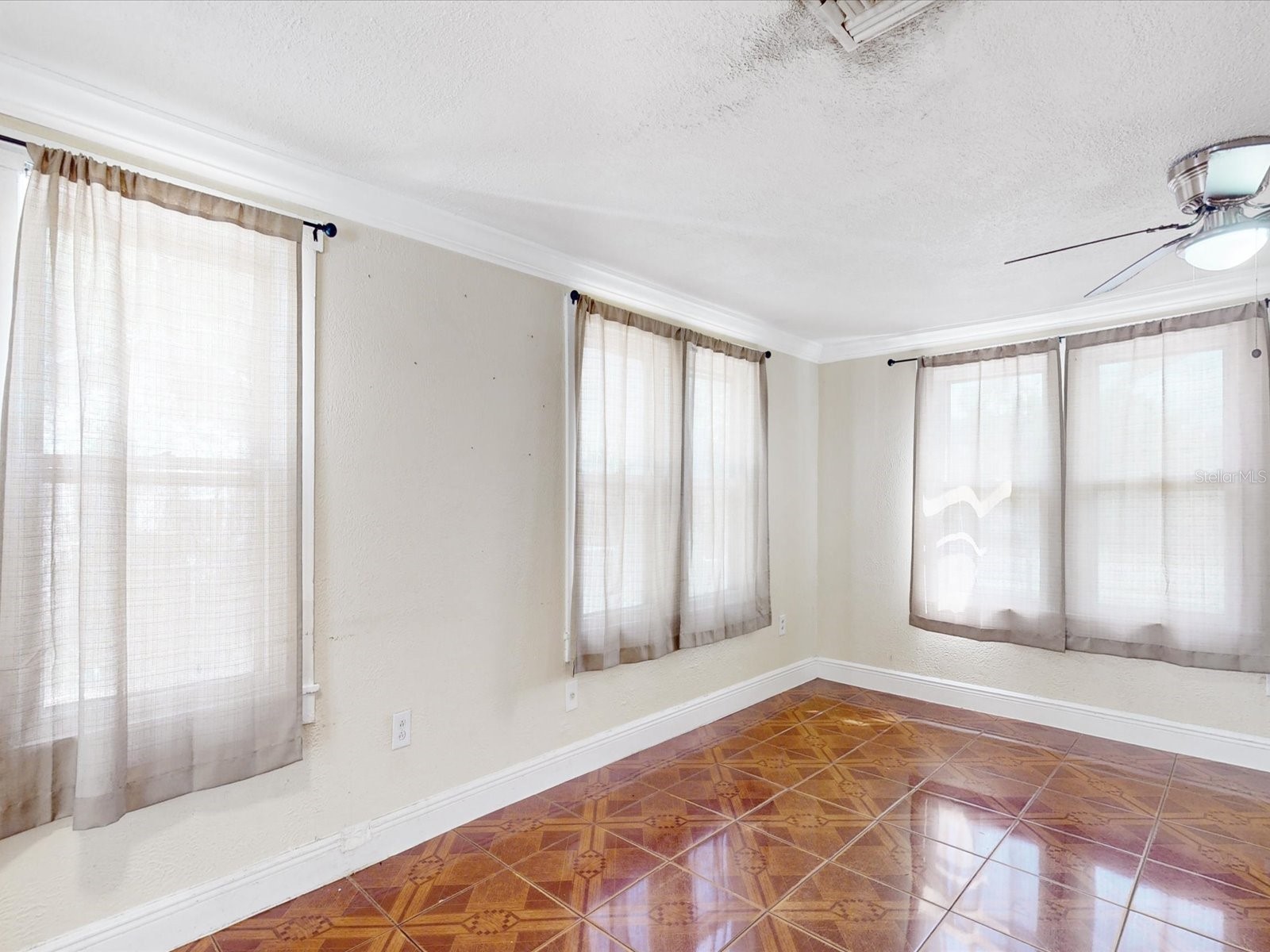 2017 Miller Boulevard Fruitland Park FL 34731 S5146285 image8