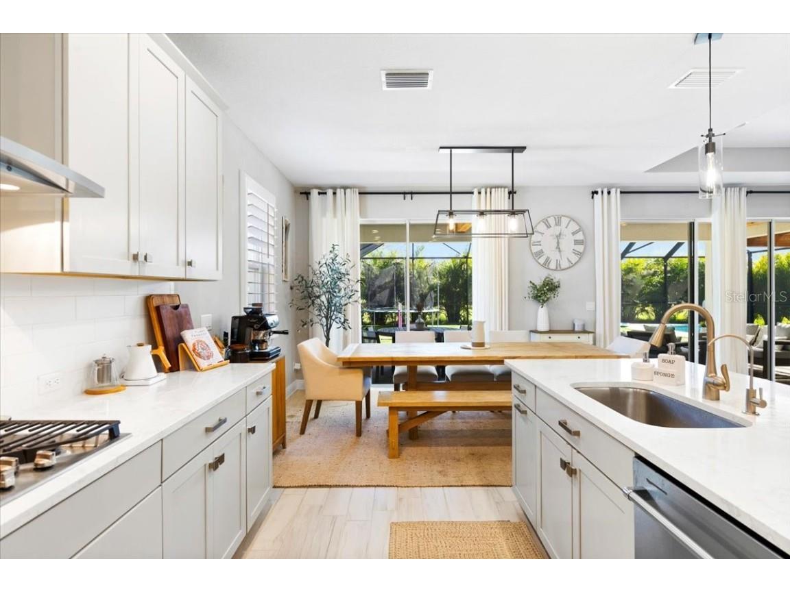 2017 Woodleaf Hammock Court Bradenton FL 34211 A4673887 image18