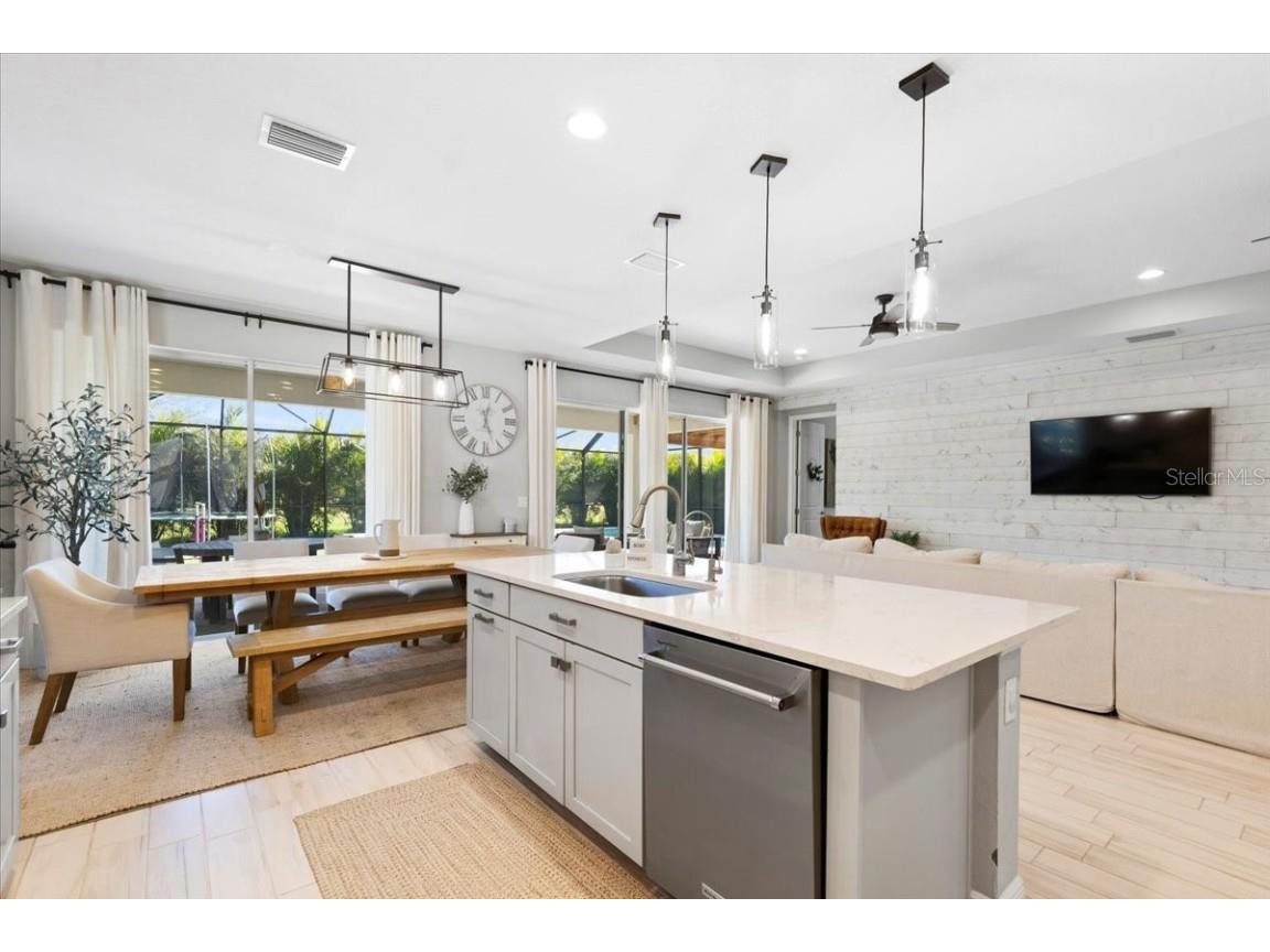 2017 Woodleaf Hammock Court Bradenton FL 34211 A4673887 image19