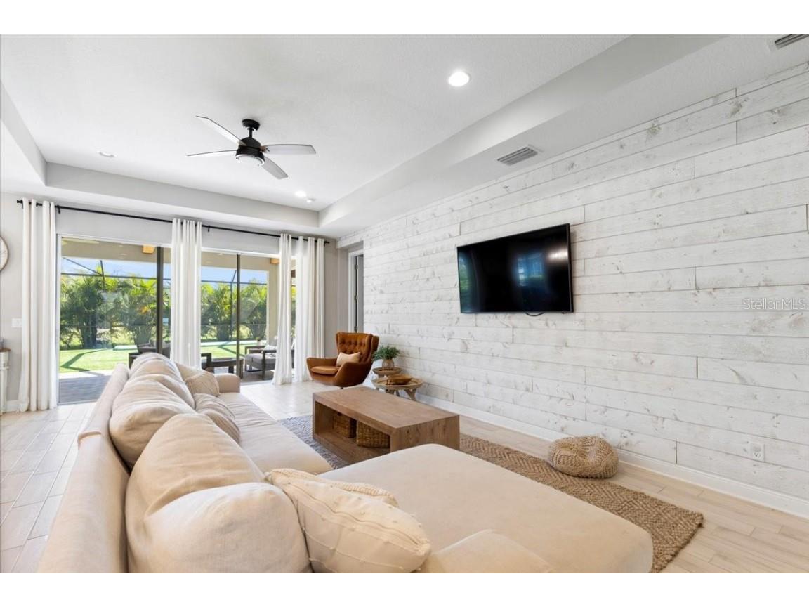 2017 Woodleaf Hammock Court Bradenton FL 34211 A4673887 image24