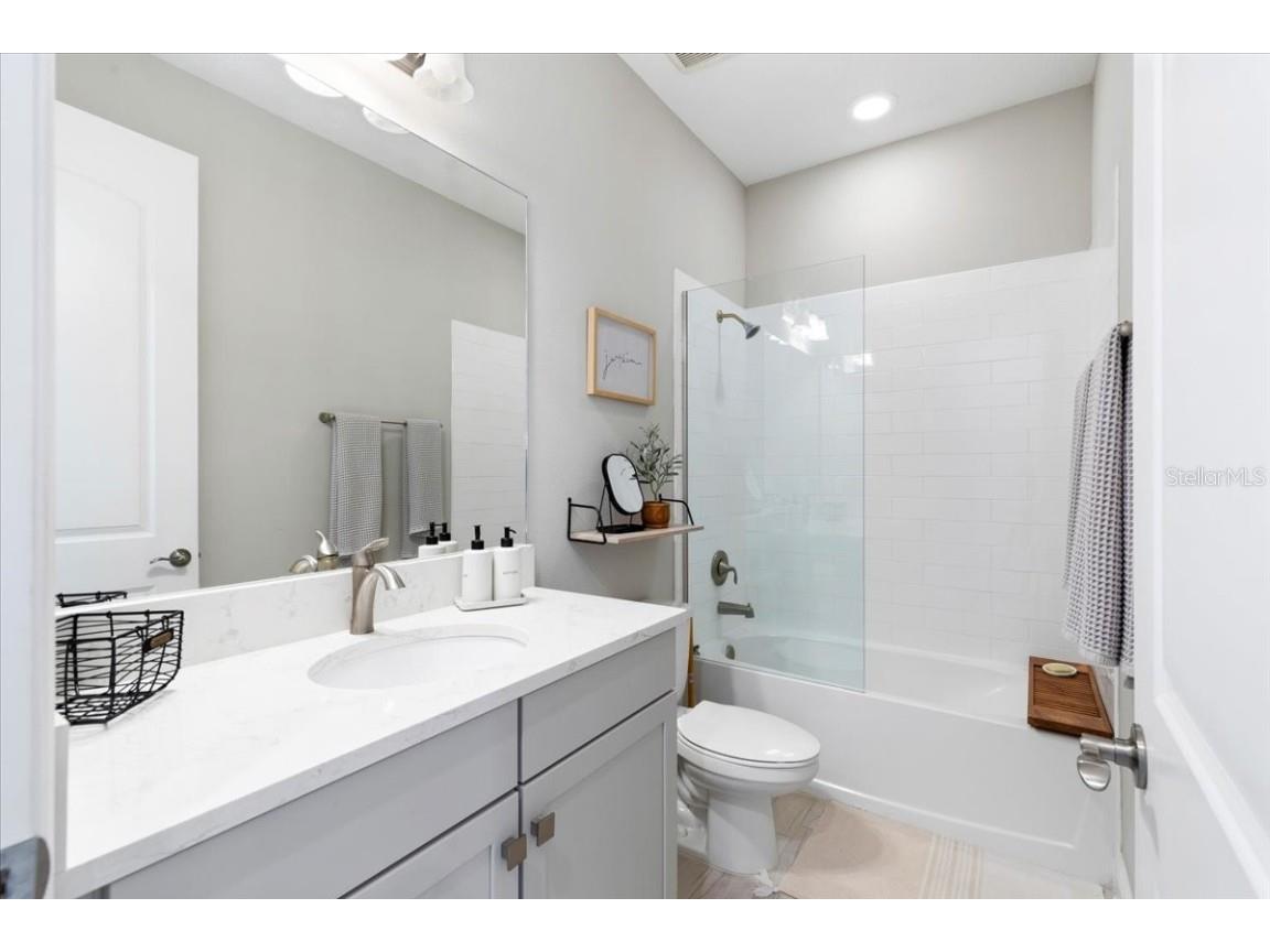 2017 Woodleaf Hammock Court Bradenton FL 34211 A4673887 image27