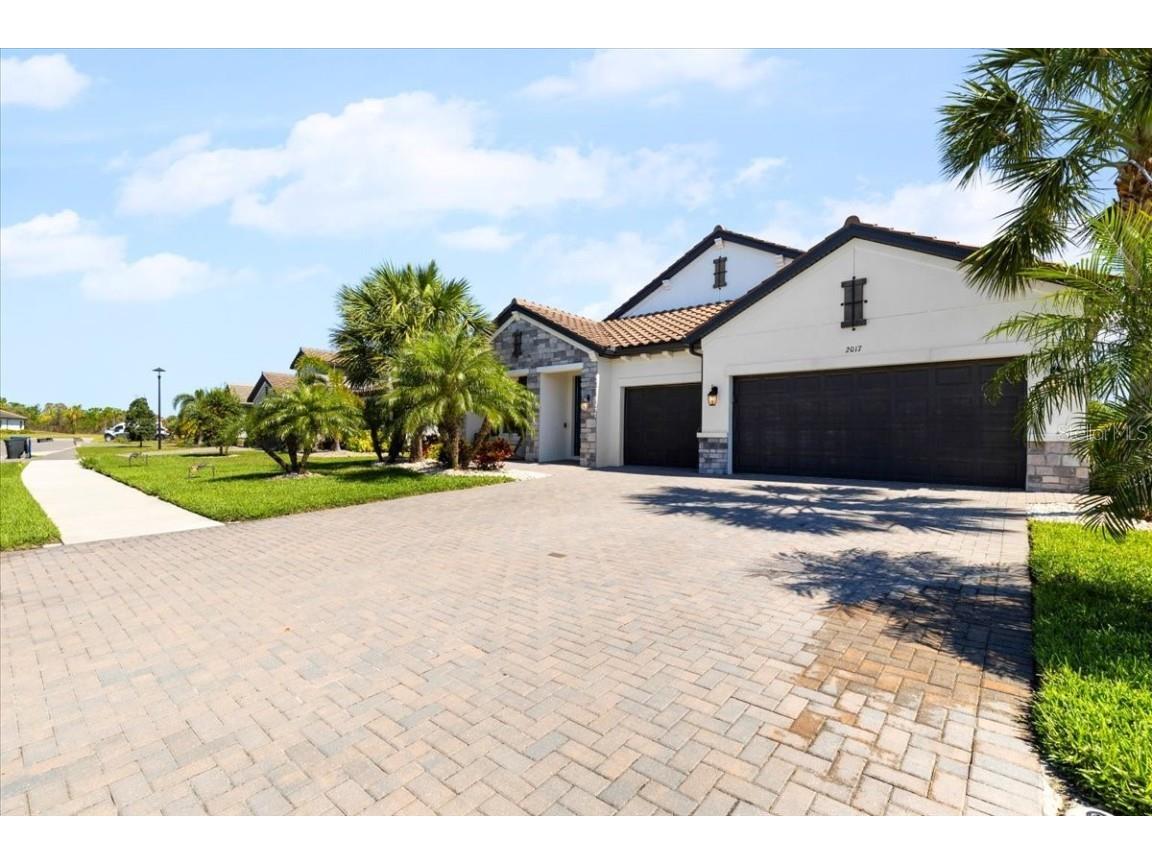 2017 Woodleaf Hammock Court Bradenton FL 34211 A4673887 image3