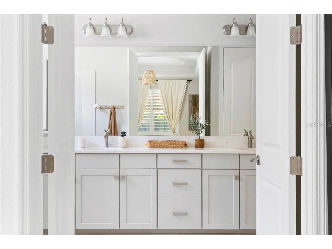 2017 Woodleaf Hammock Court Bradenton FL 34211 A4673887 image33