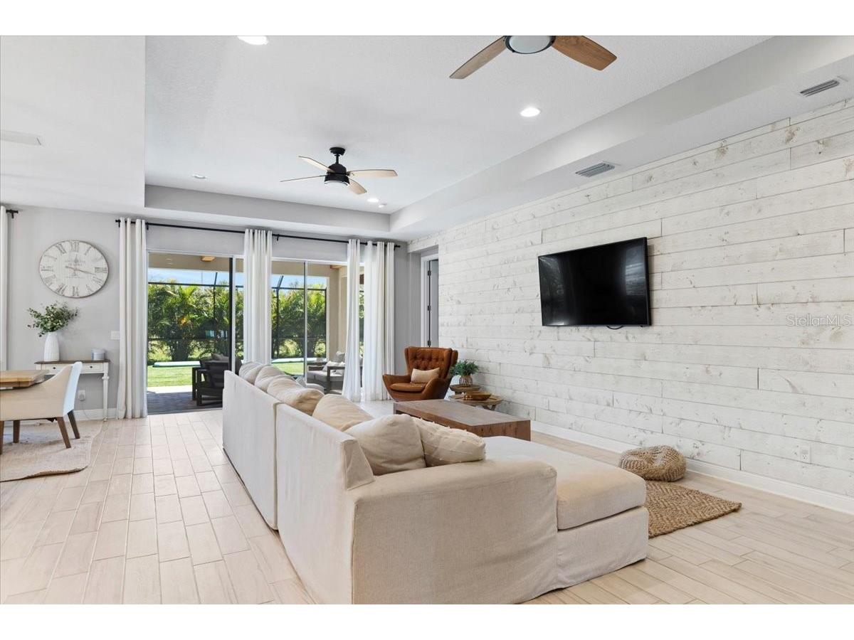 2017 Woodleaf Hammock Court Bradenton FL 34211 A4693946 image14