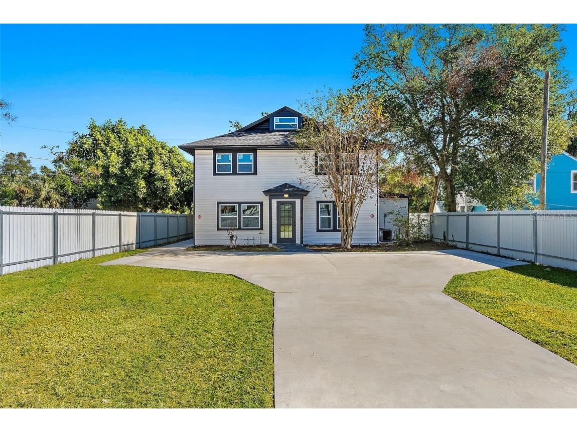 2018 14th Street S Saint Petersburg FL 33705 TB8330224 image1