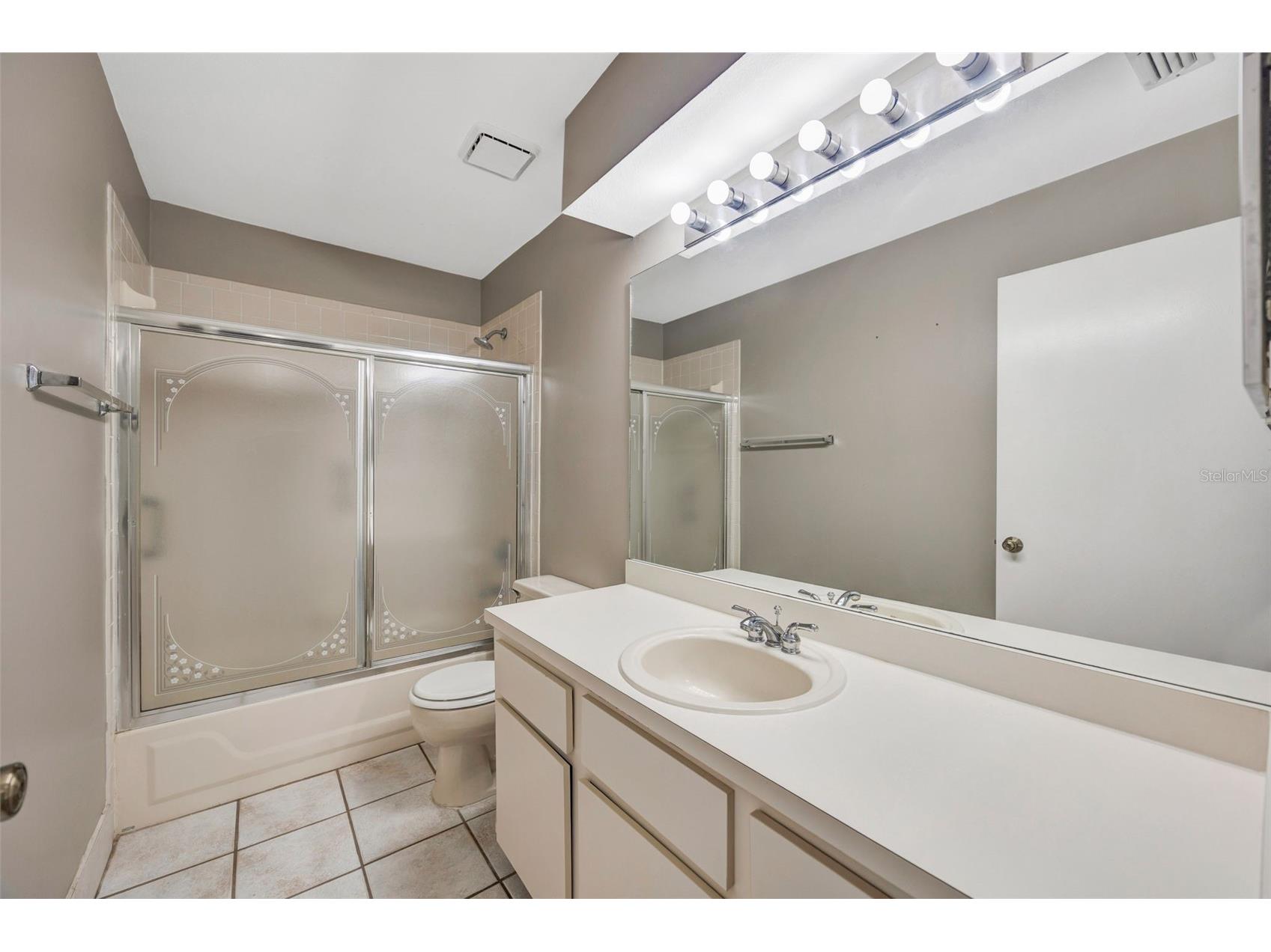 2018 Chelam Way Brandon FL 33511 TB8467745 image23