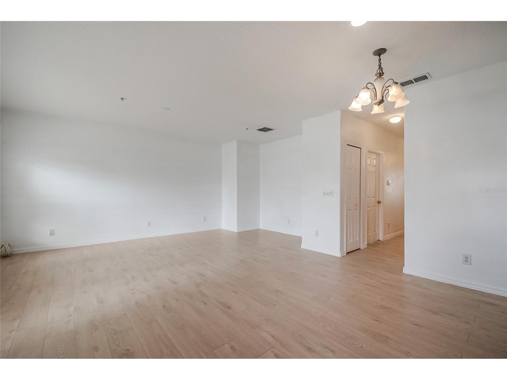 2018 Cypress Bay Boulevard Kissimmee FL 34743 O6373358 image10