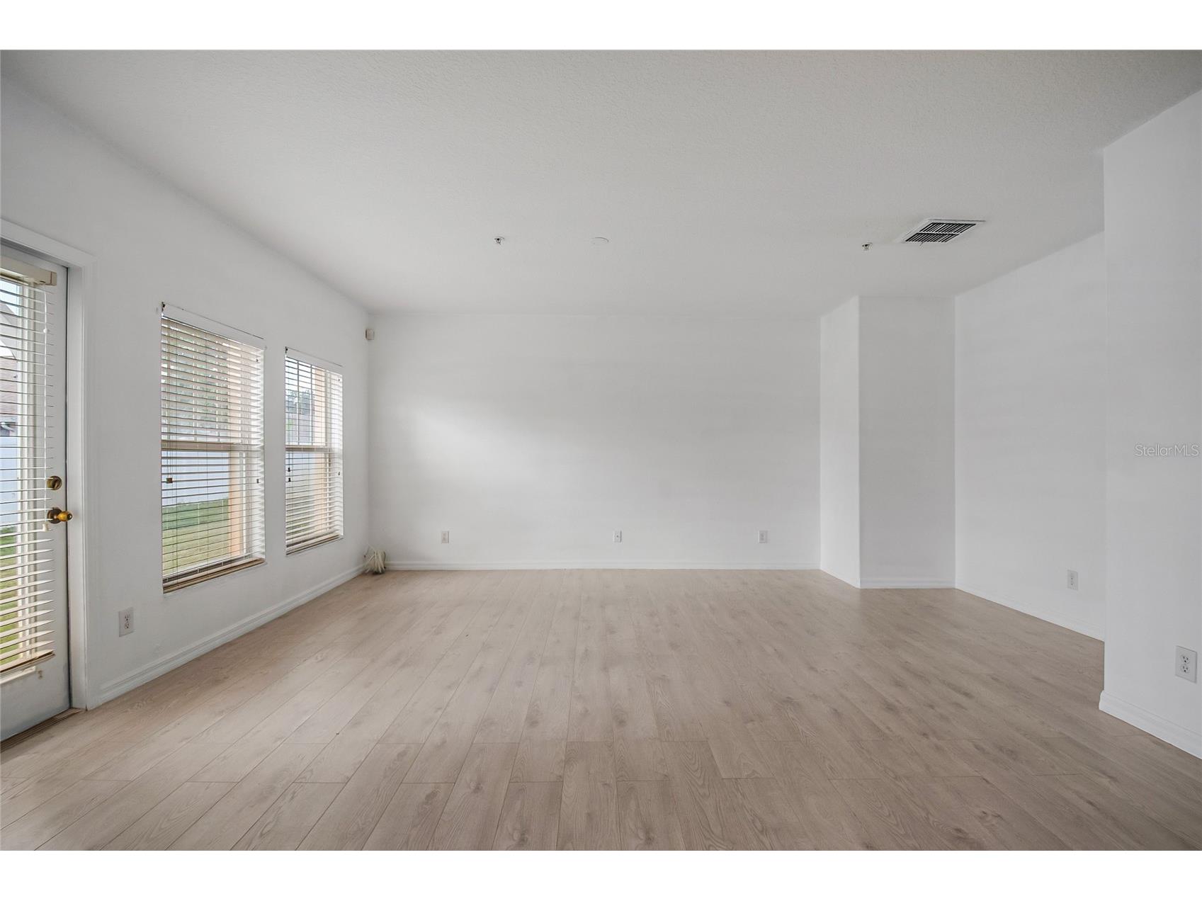 2018 Cypress Bay Boulevard Kissimmee FL 34743 O6373358 image11