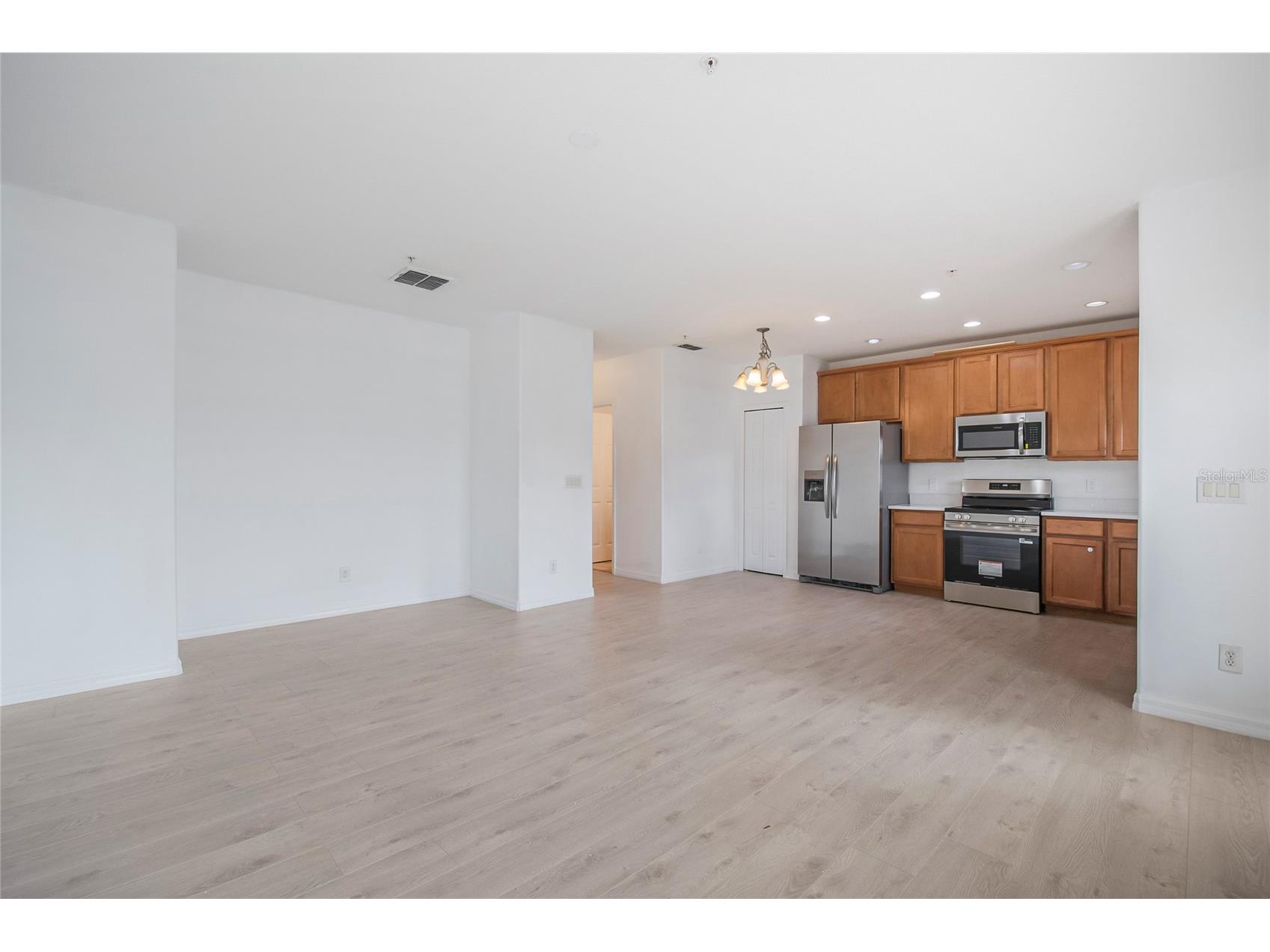 2018 Cypress Bay Boulevard Kissimmee FL 34743 O6373358 image4