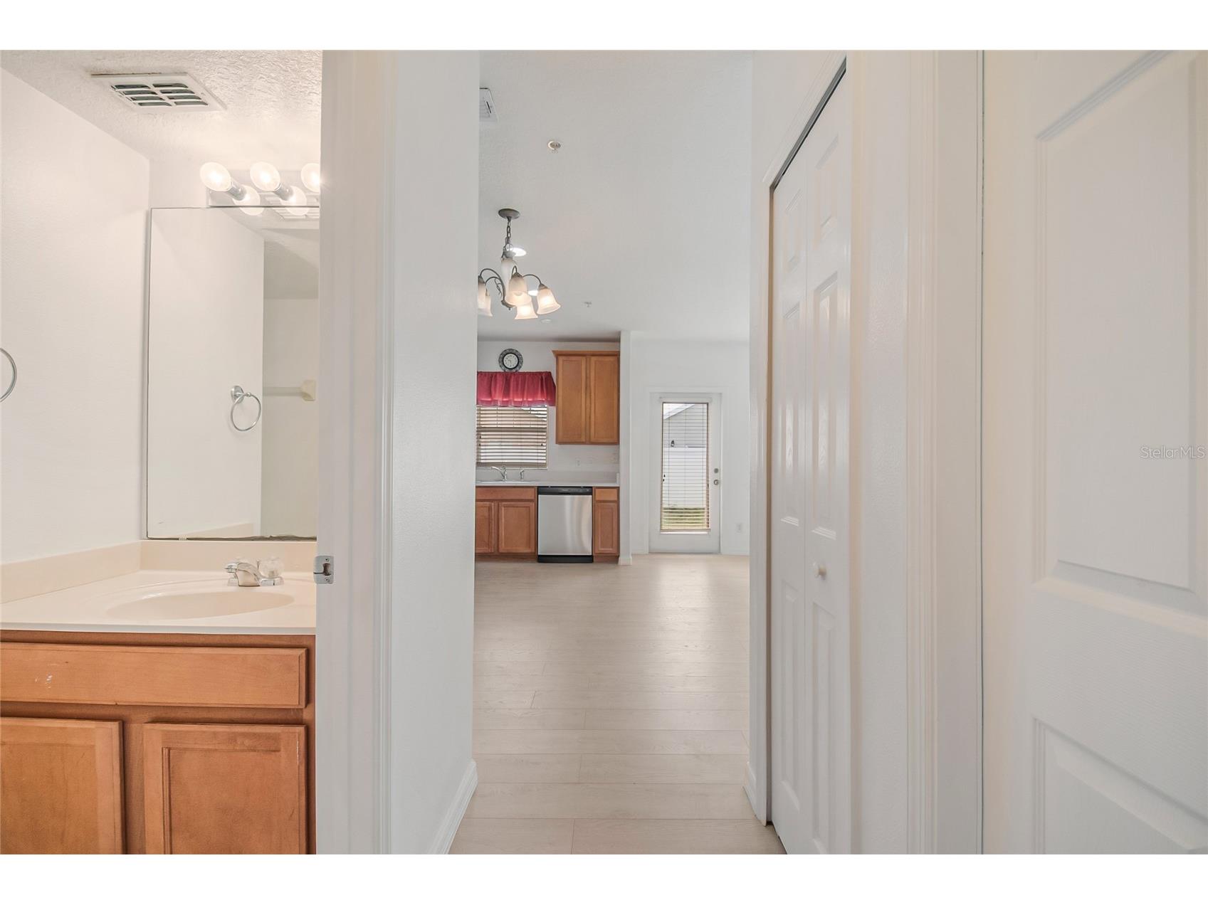 2018 Cypress Bay Boulevard Kissimmee FL 34743 O6373358 image9