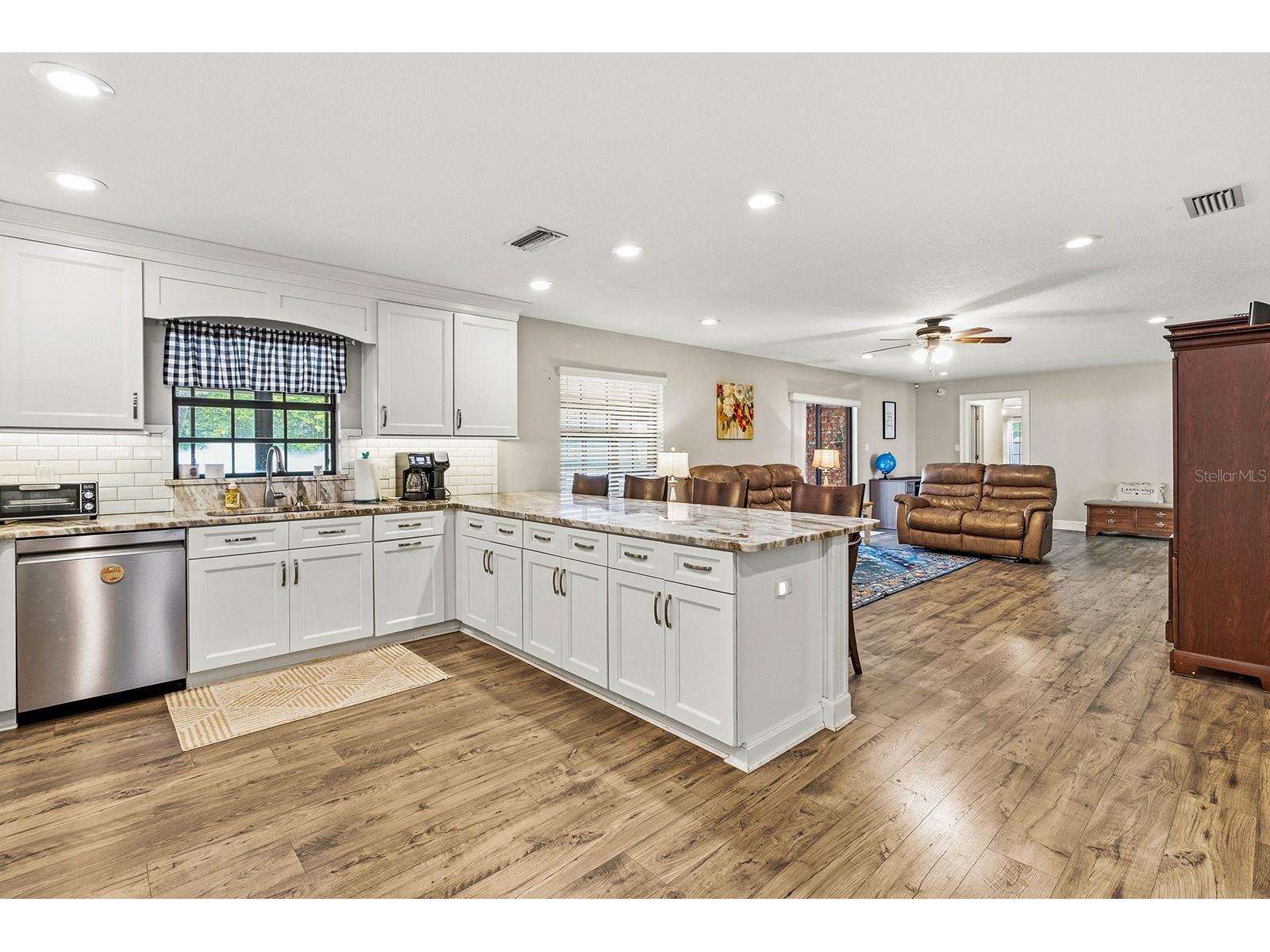 2018 High Glen Court N. Lakeland FL 33813 L4962683 image14