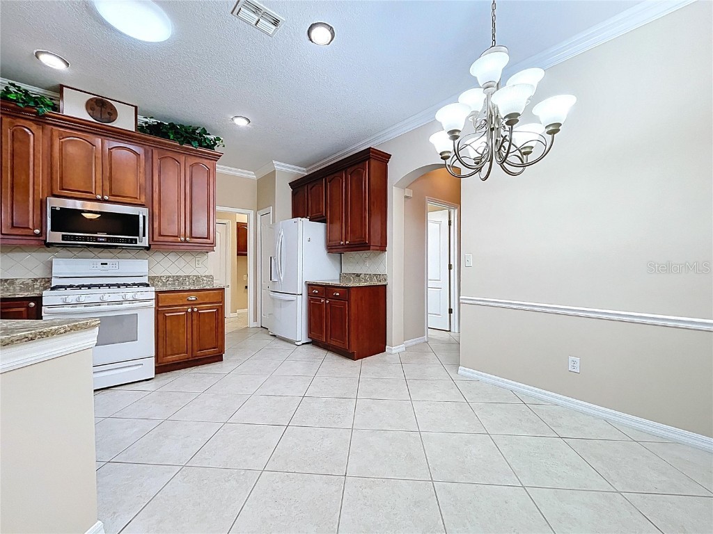 2018 Inverness Greens Drive #2018 Sun City Center FL 33573 TB8409941 image15