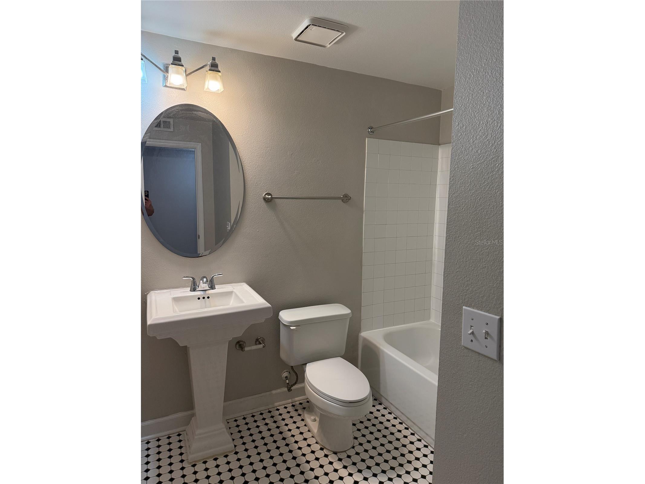 2019 Dixie Belle Drive #2019W Orlando FL 32812 O6386833 image9