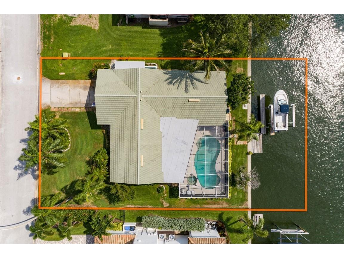 2019 Illinois Avenue NE Saint Petersburg FL 33703 U8205855 image1
