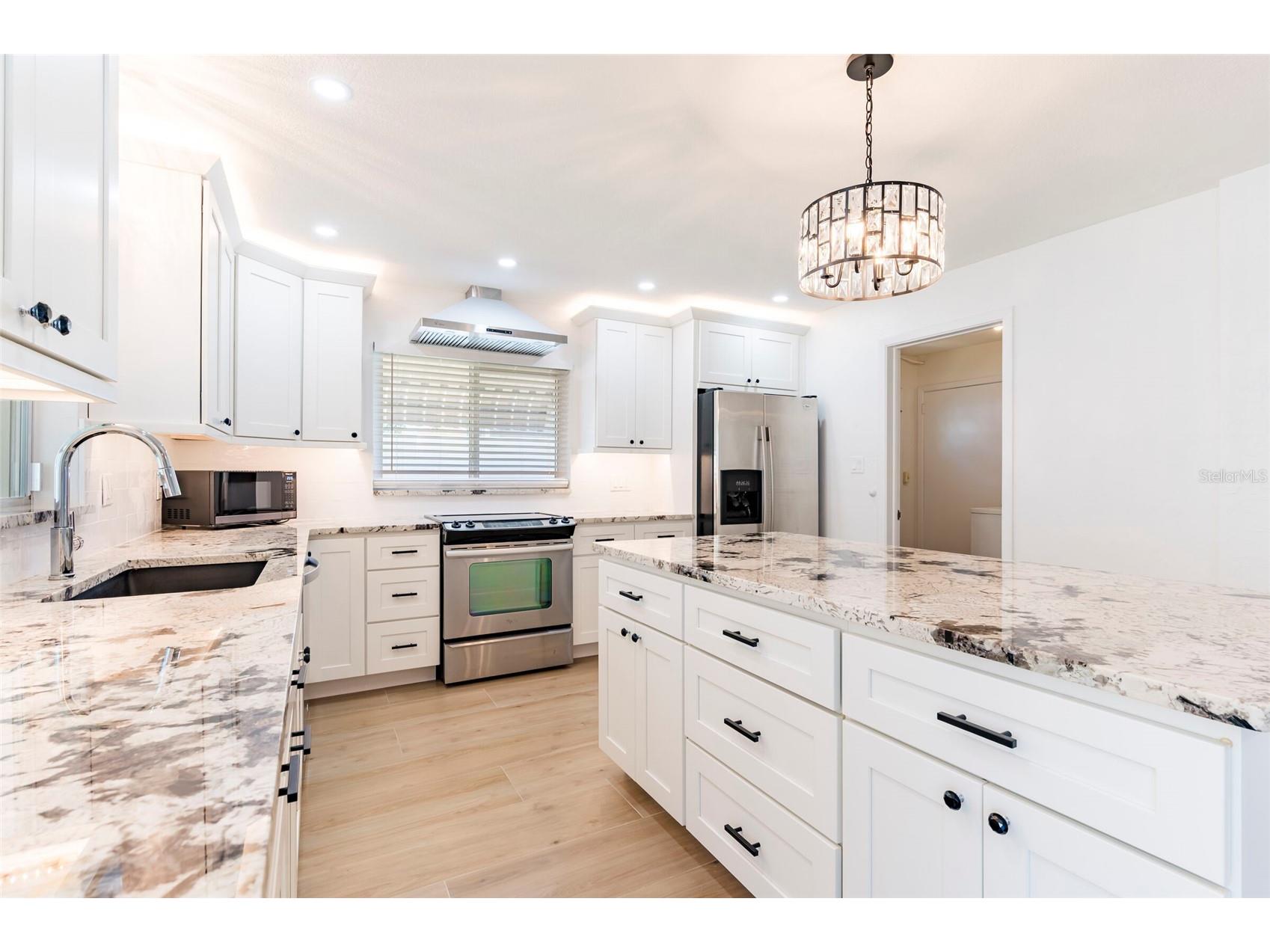 2019 Inner Circle S Saint Petersburg FL 33712 TB8367303 image15