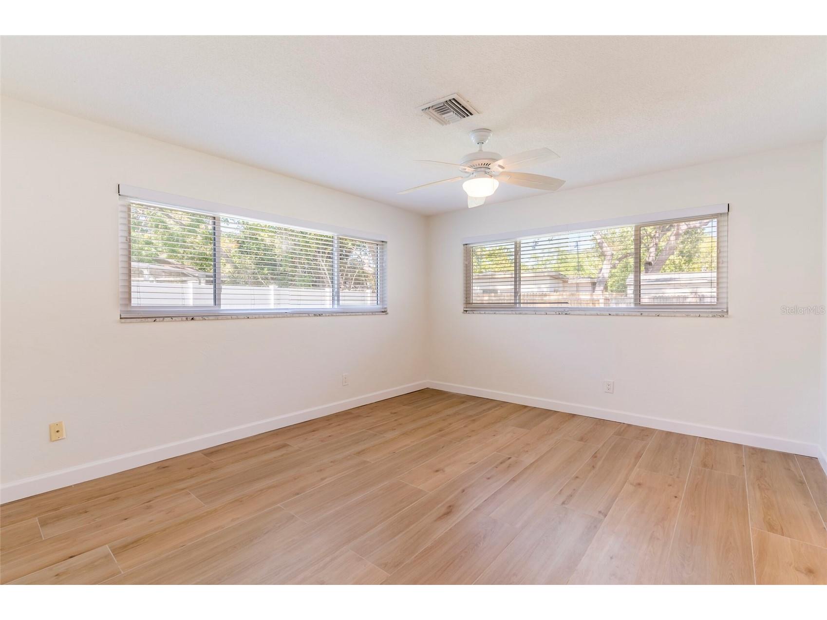 2019 Inner Circle S Saint Petersburg FL 33712 TB8367303 image24