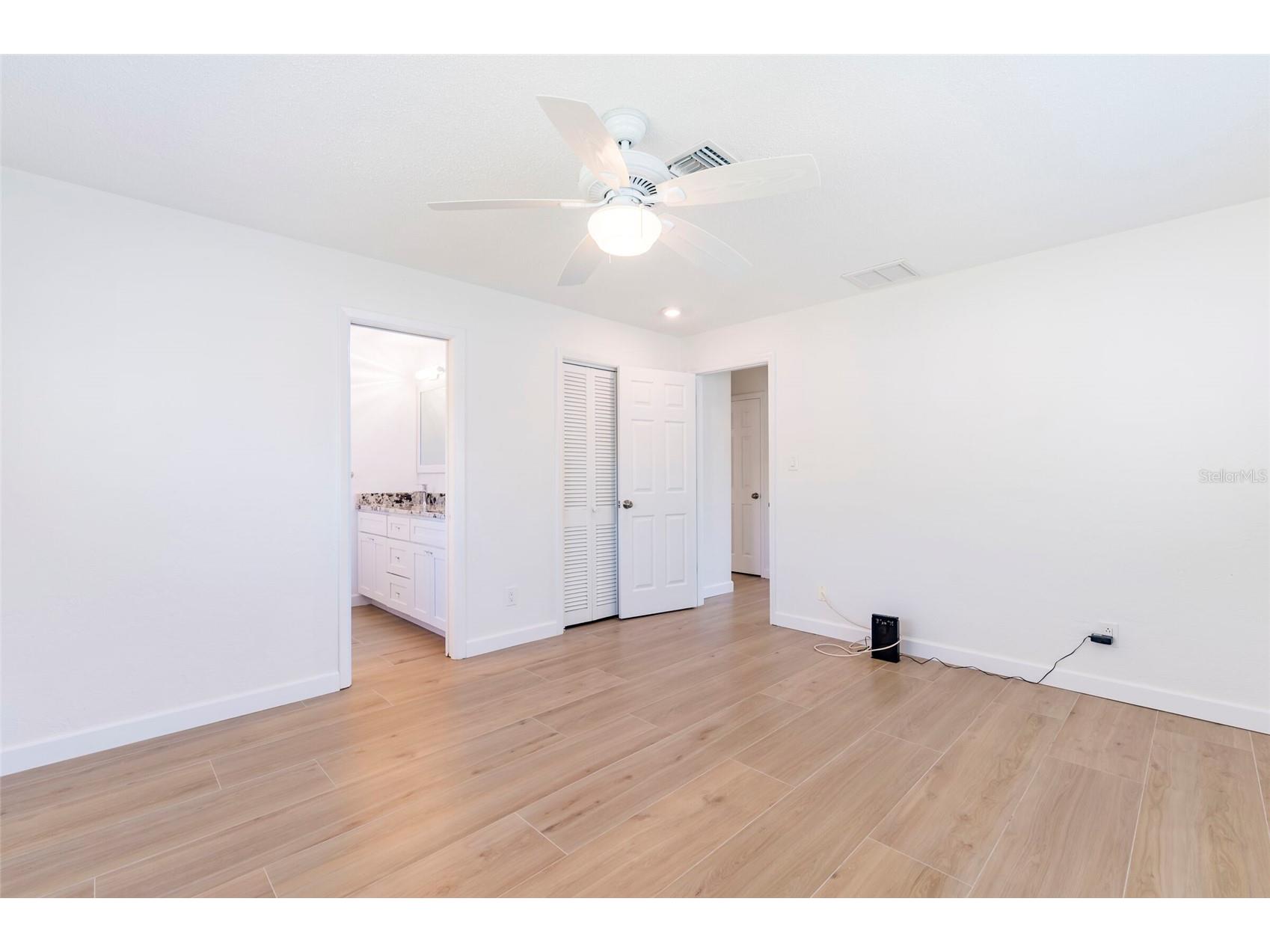 2019 Inner Circle S Saint Petersburg FL 33712 TB8367303 image27