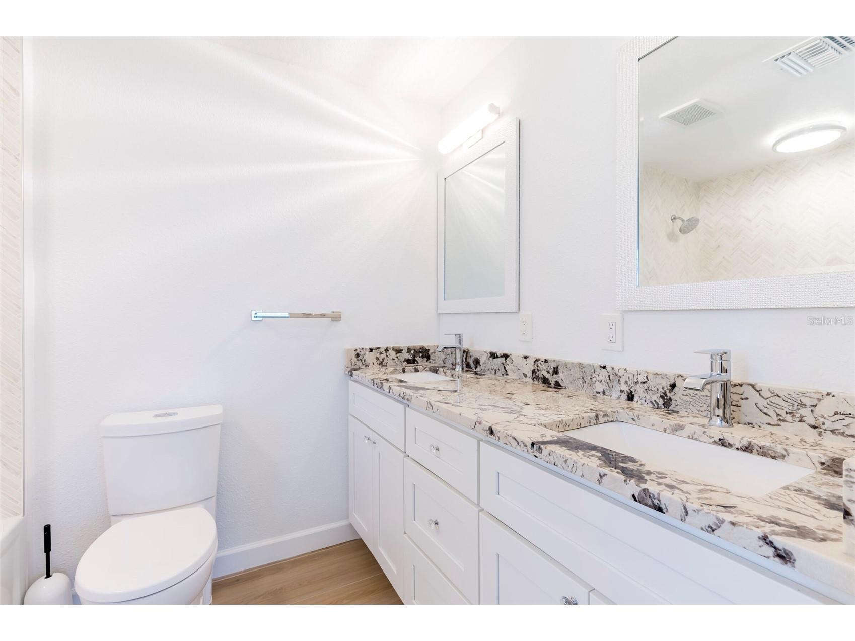 2019 Inner Circle S Saint Petersburg FL 33712 TB8367303 image29