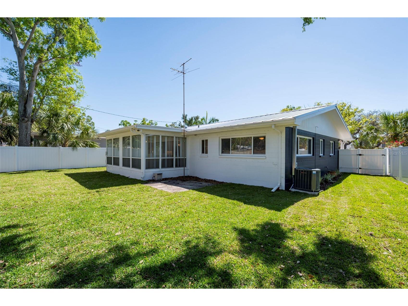 2019 Inner Circle S Saint Petersburg FL 33712 TB8367303 image34