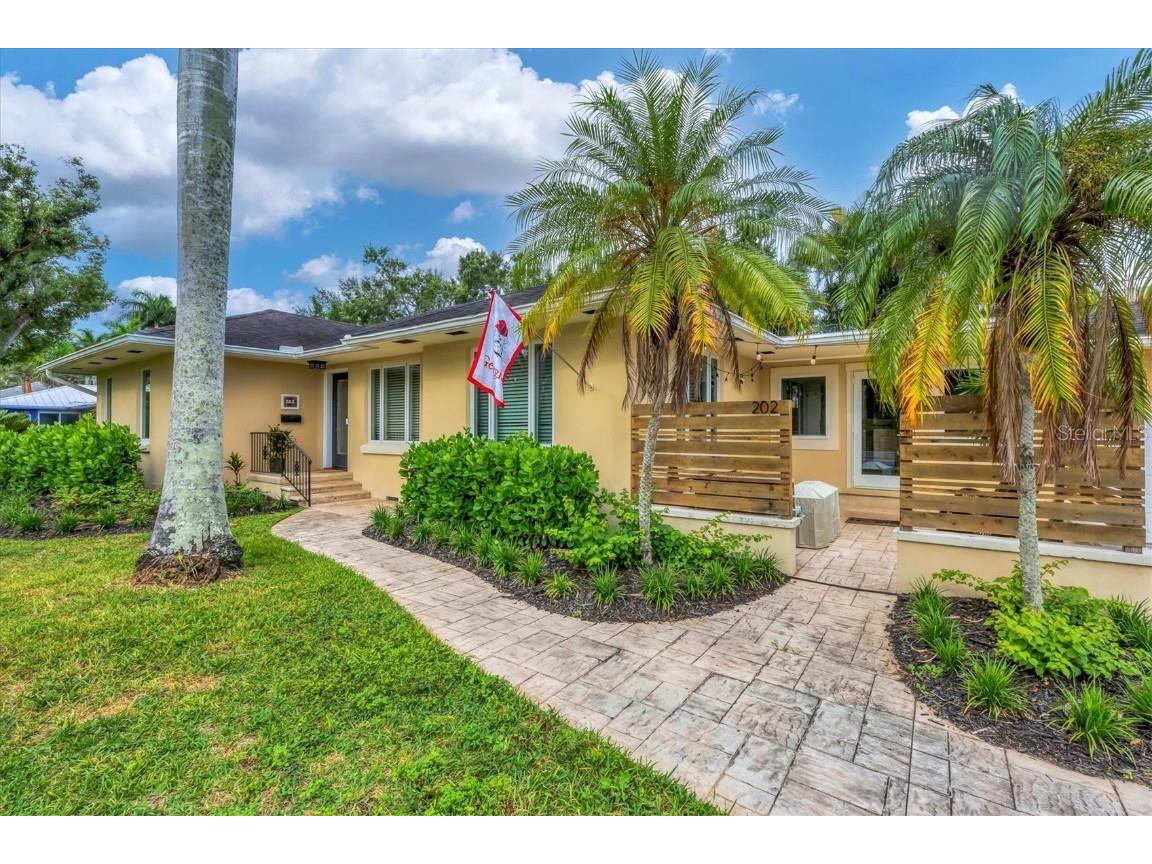 202 22nd Street W Bradenton FL 34205 - MANATEE RIVER A4666304 image1