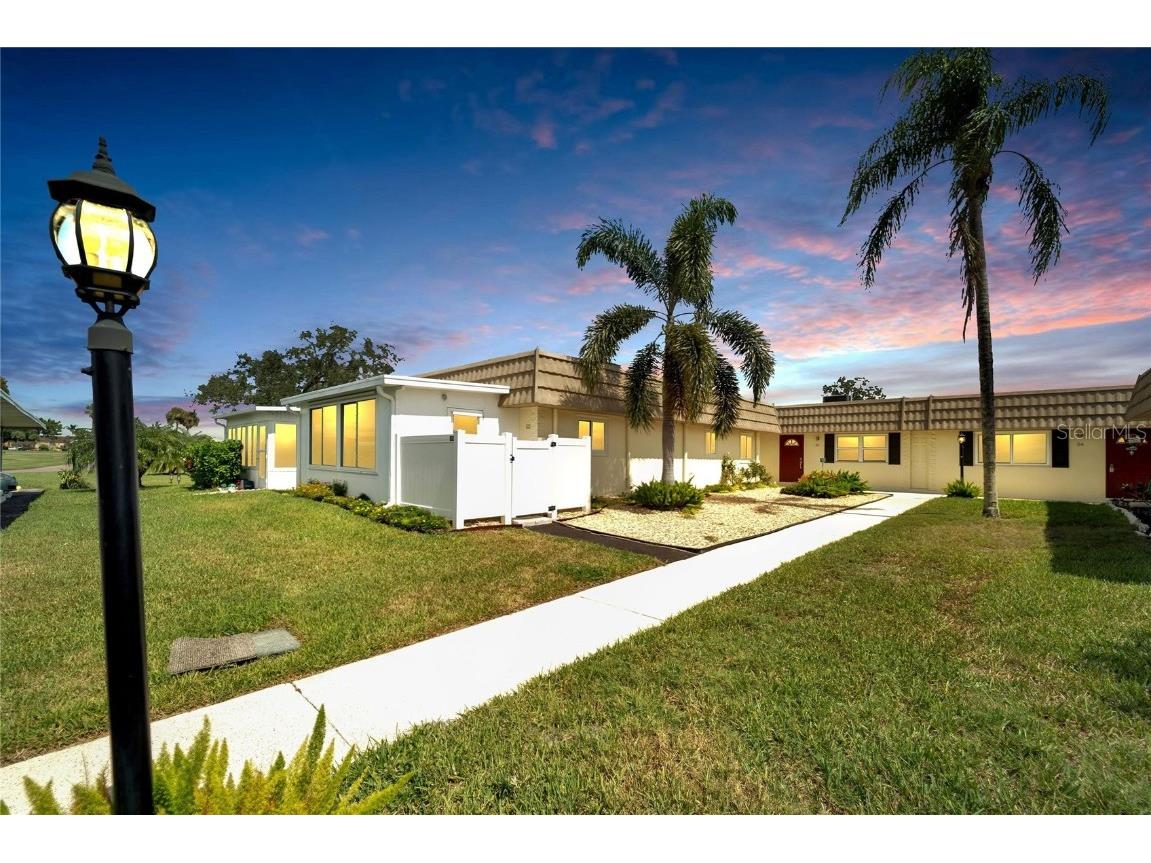 202 Bedford Street #52 Sun City Center FL 33573 T3474301 image1