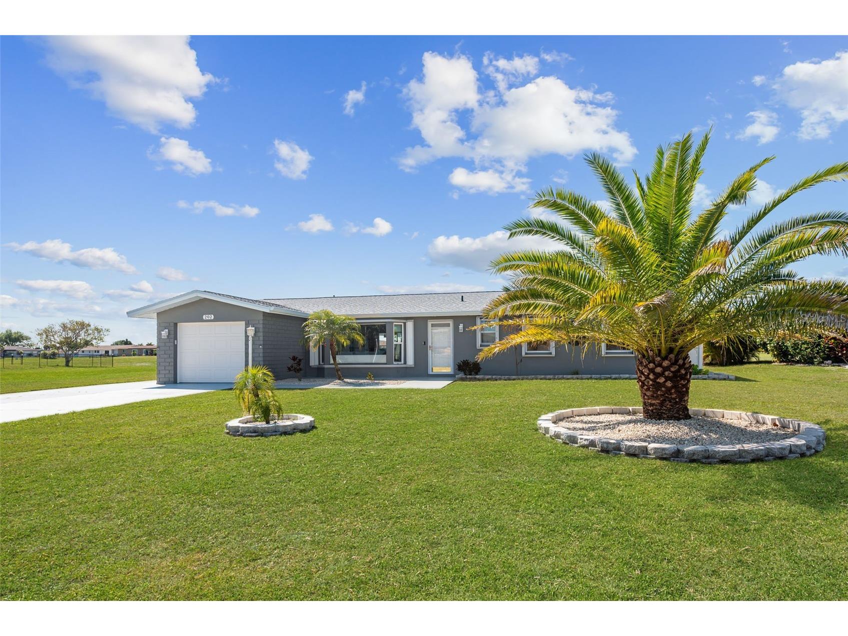 202 Caddy Road Rotonda West FL 33947 D6146788 image1