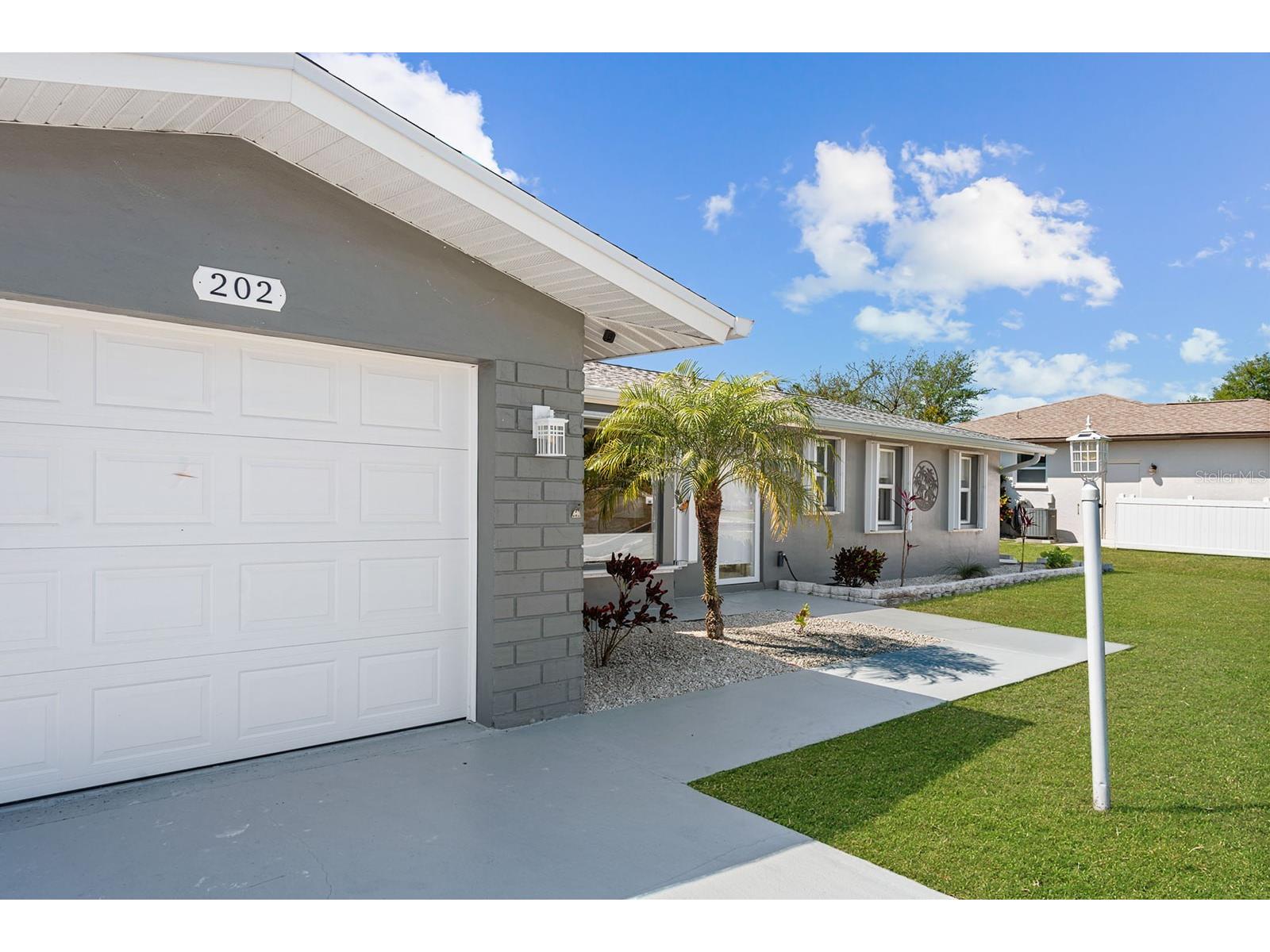 202 Caddy Road Rotonda West FL 33947 D6146788 image5