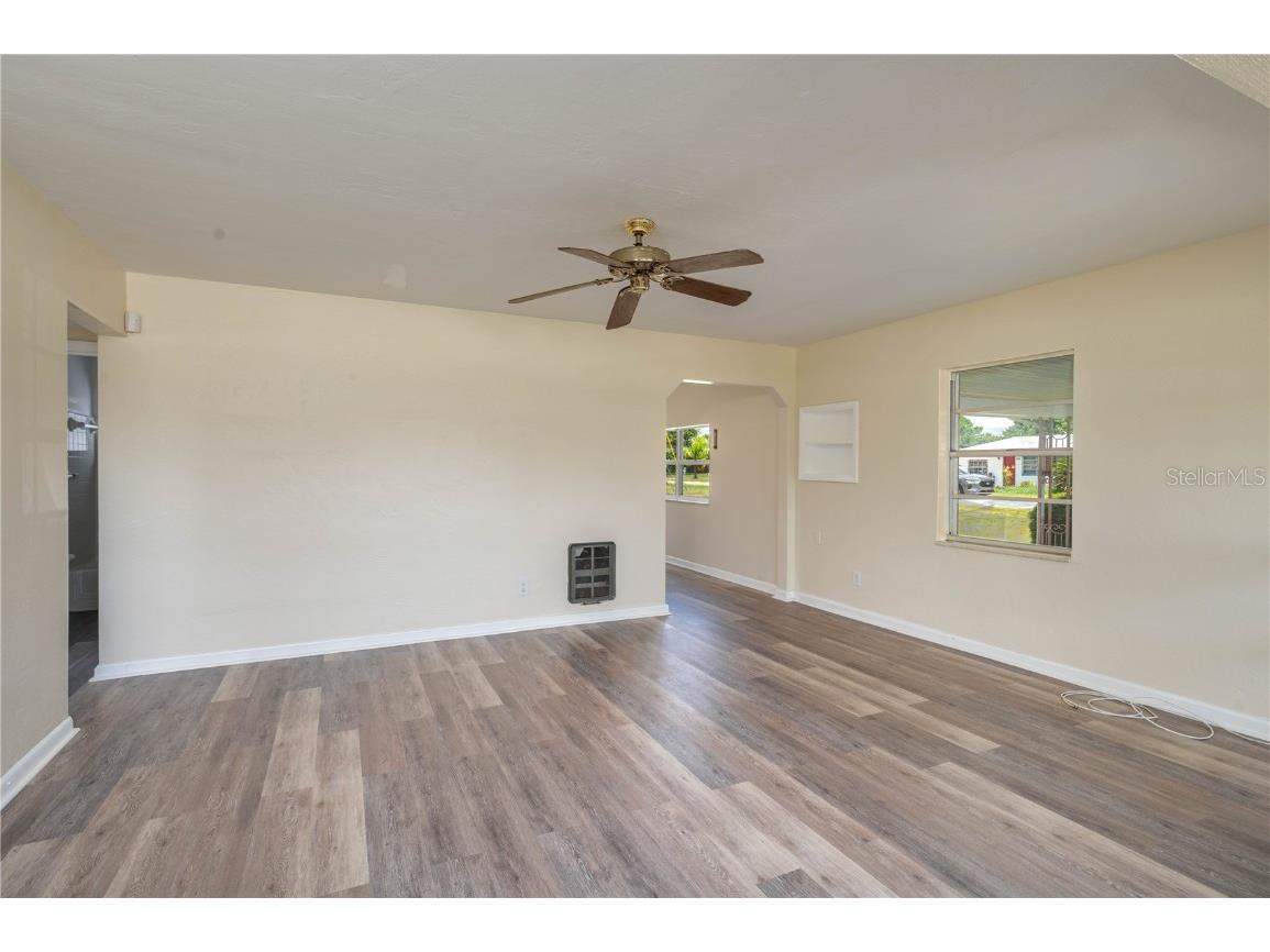 202 Central Avenue Frostproof FL 33843 L4954506 image5