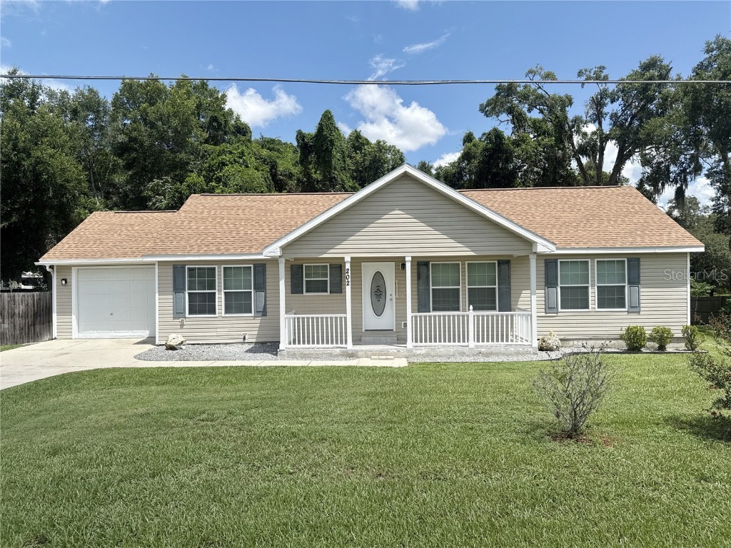 202 Gibson Street Lady Lake FL 32159 OM707950 image1