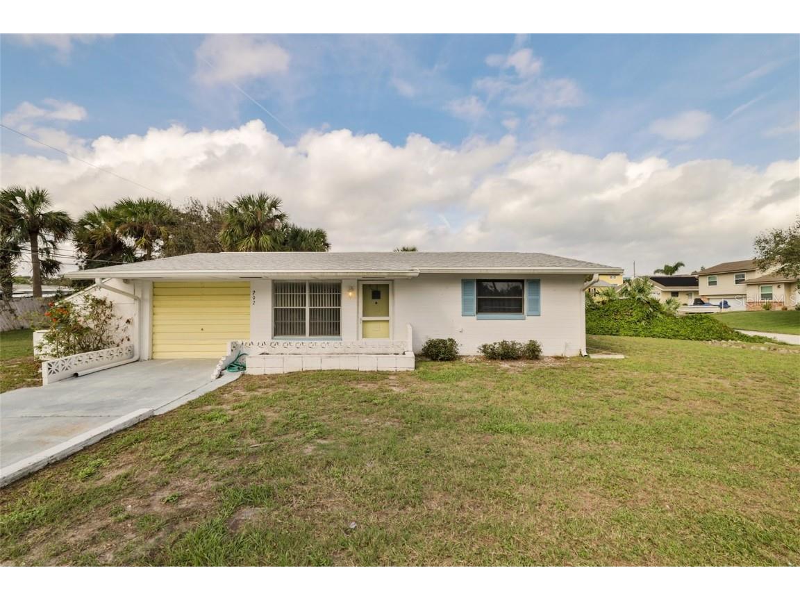 202 Hiles Boulevard New Smyrna Beach FL 32169 V4929213 image1