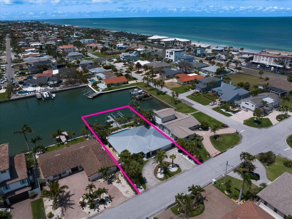 202 Howard Drive Belleair Beach FL 33786 TB8396348 image1