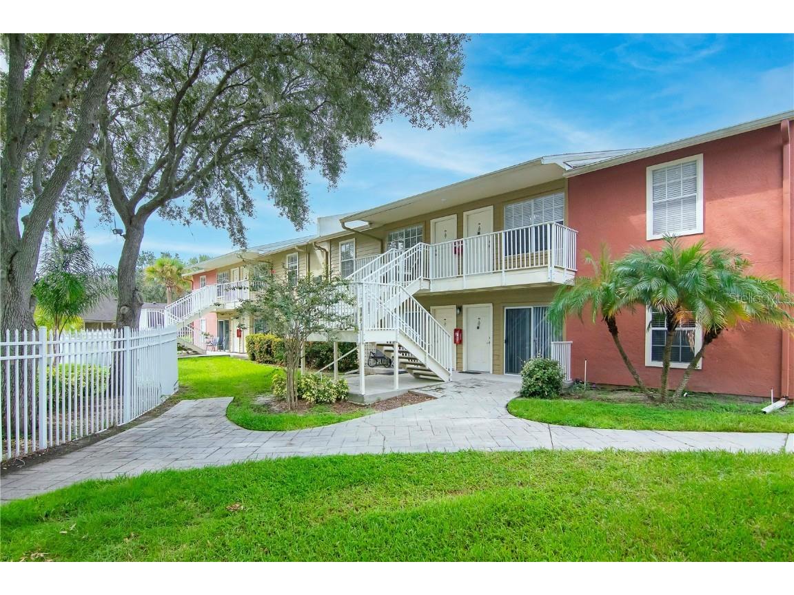 202 Lake Parsons Green #208 Brandon FL 33511 J971626 image1