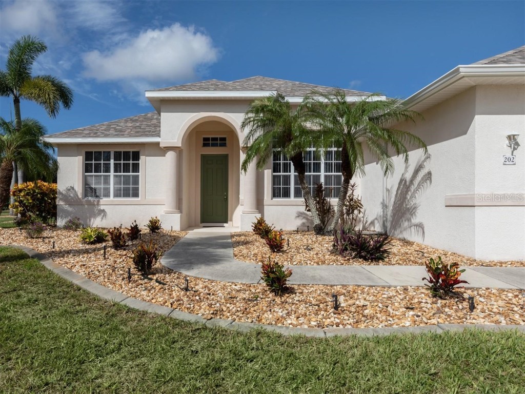 202 Lake Victoria Court Englewood FL 34223 D6142596 image1