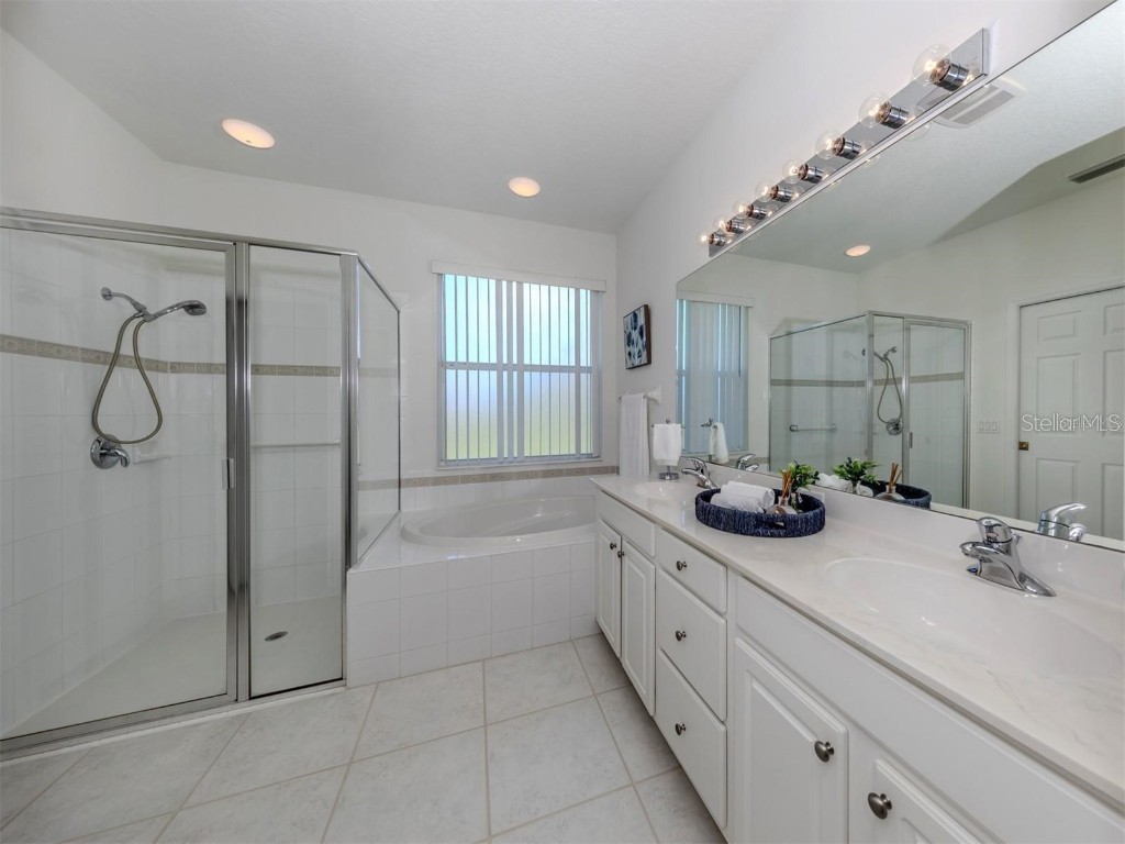 202 Lake Victoria Court Englewood FL 34223 D6142596 image5