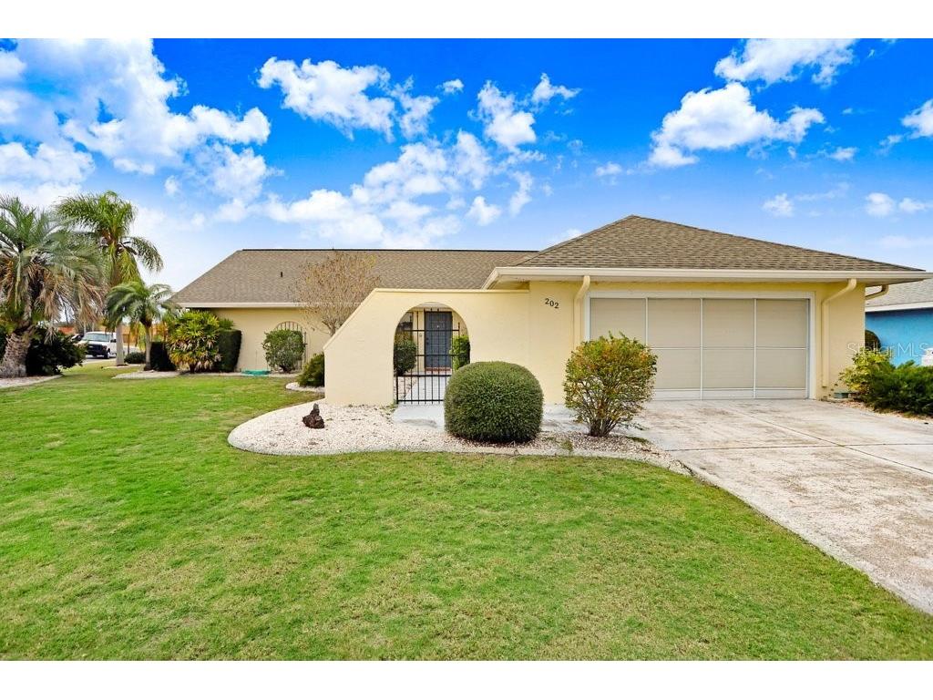 202 N Brockfield Drive Sun City Center FL 33573 T3498849 image1