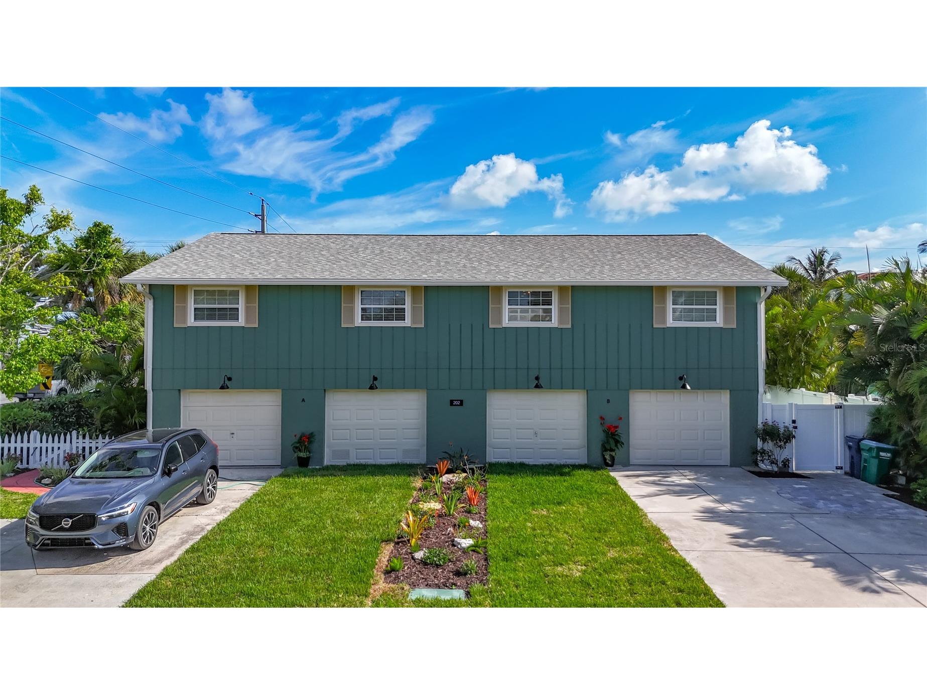202 Peacock Lane #B Holmes Beach FL 34217 A4696880 image1