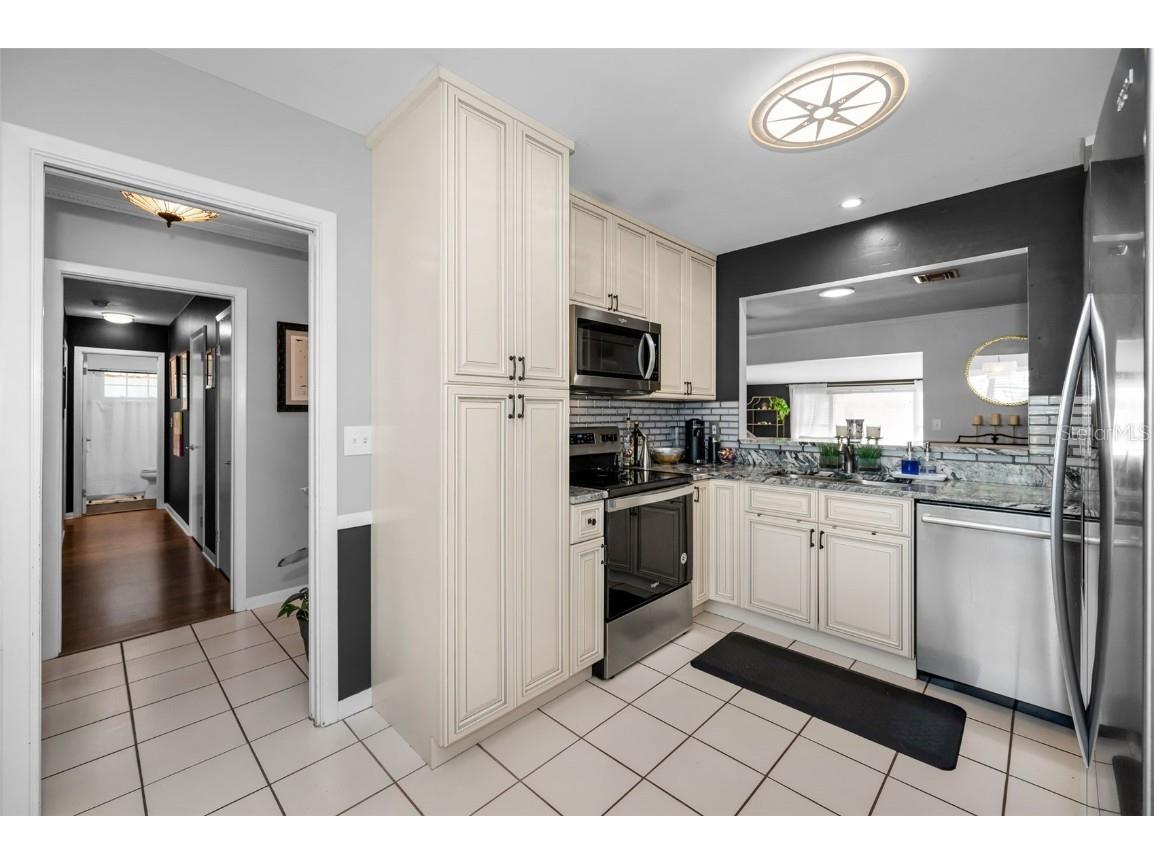 202 S Hesperides Street Tampa FL 33609 TB8437627 image15