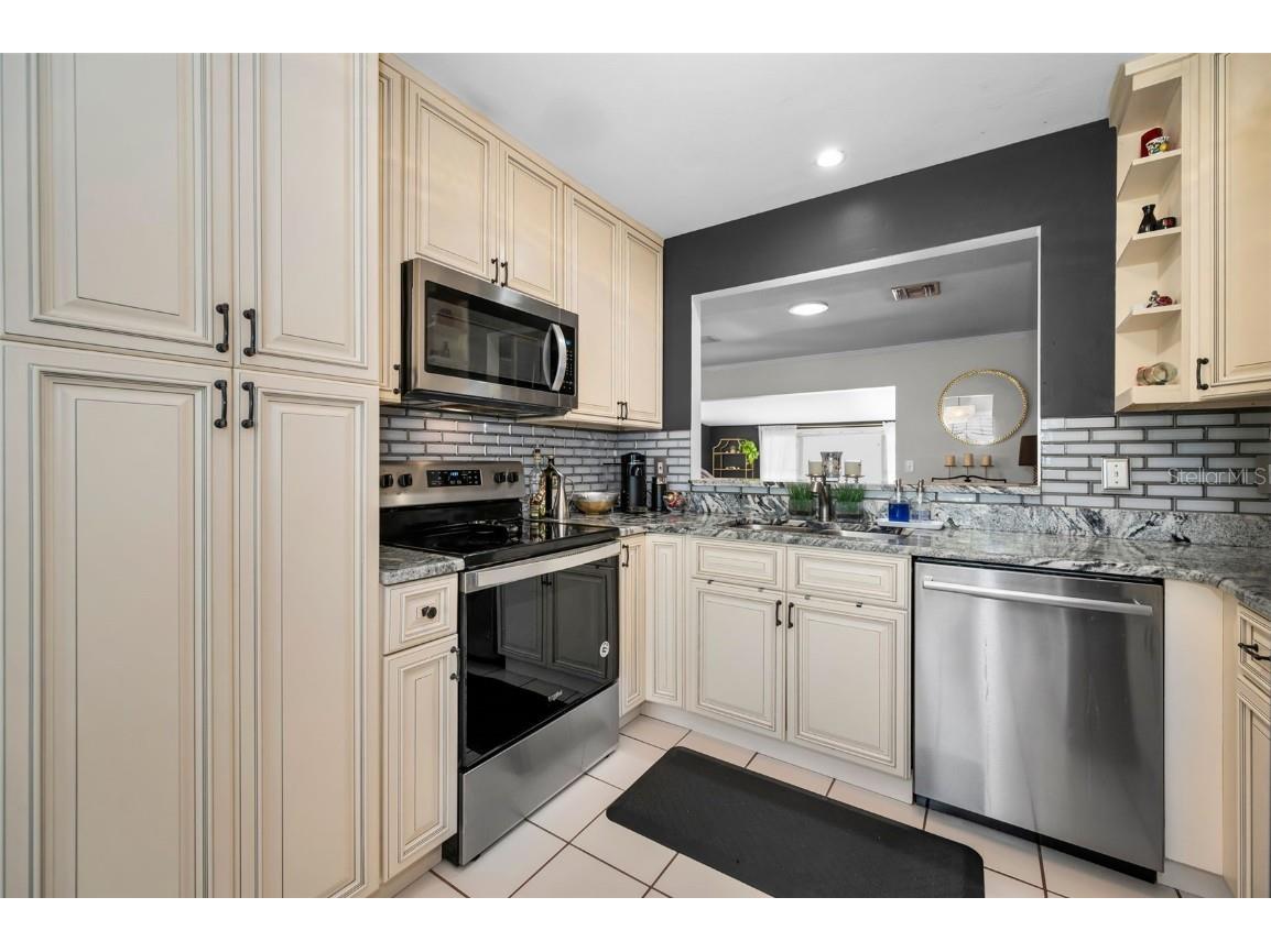 202 S Hesperides Street Tampa FL 33609 TB8437627 image16