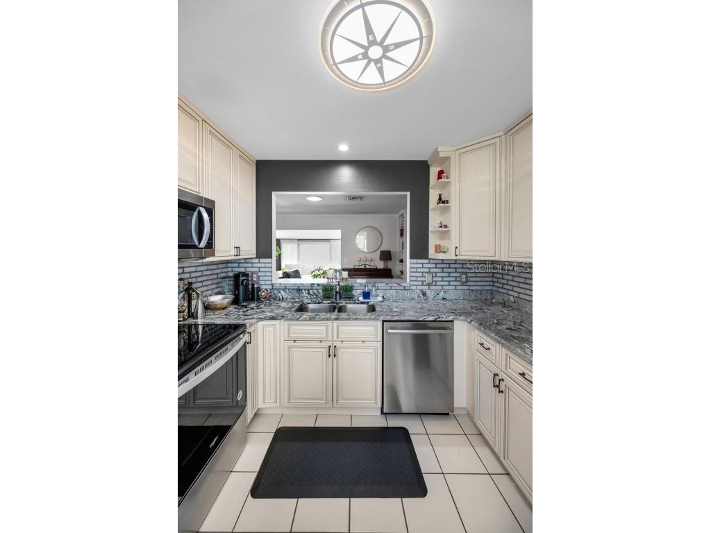 202 S Hesperides Street Tampa FL 33609 TB8437627 image17