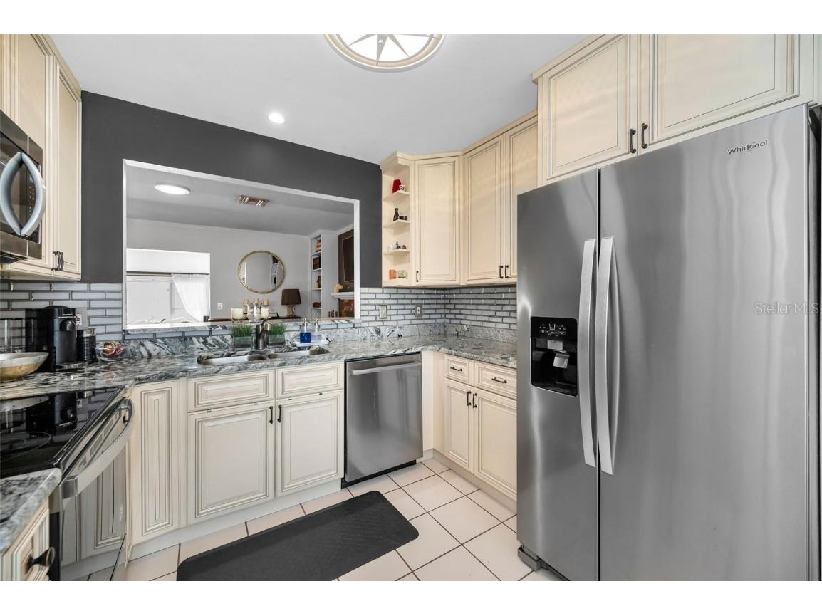 202 S Hesperides Street Tampa FL 33609 TB8437627 image18