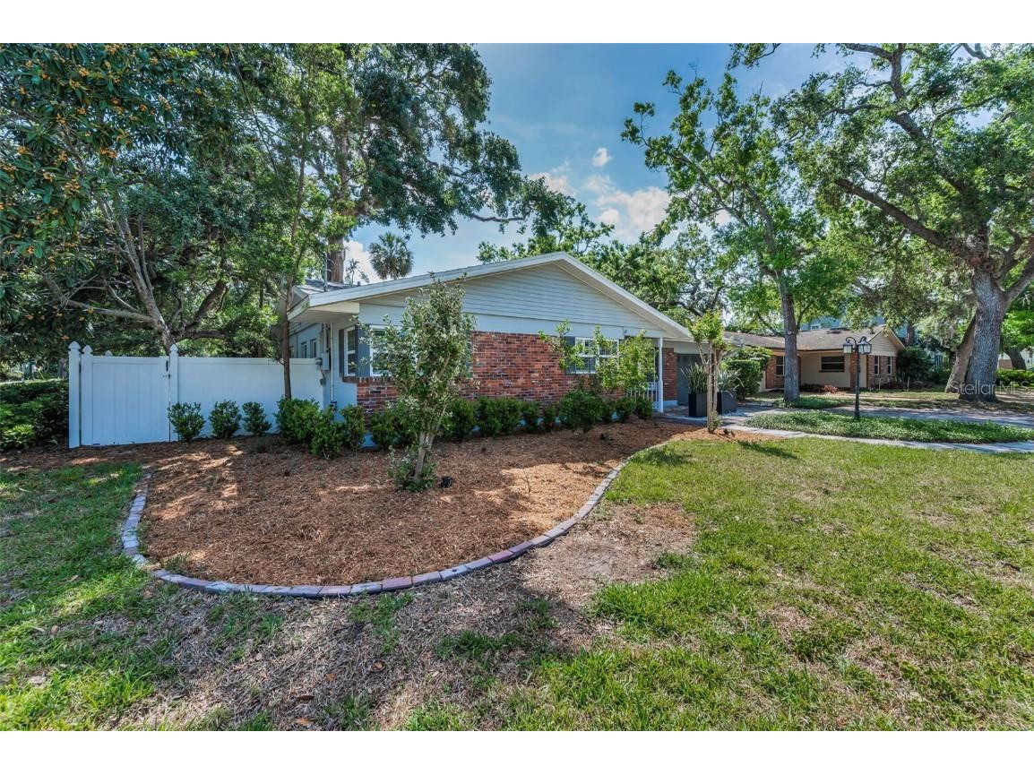 202 S Hesperides Street Tampa FL 33609 TB8437627 image4