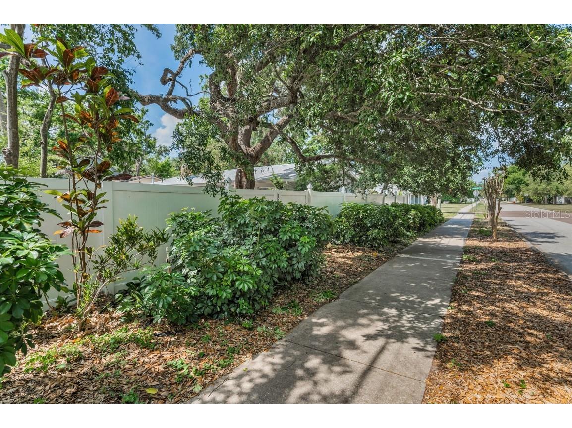 202 S Hesperides Street Tampa FL 33609 TB8437627 image70