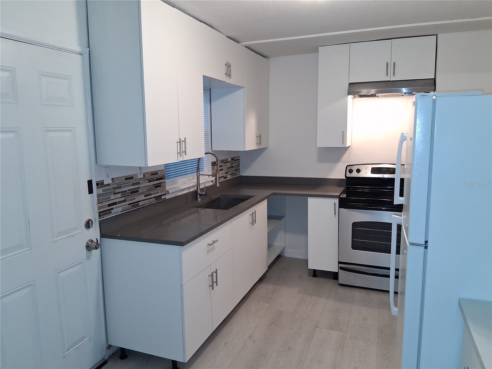 2020 13th Street S Saint Petersburg FL 33705 TB8472600 image8